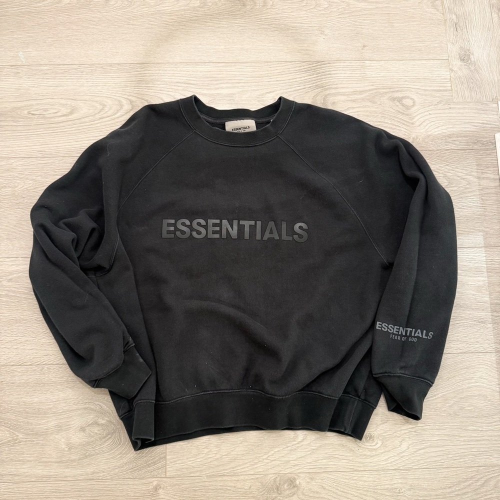 Essentials Men's Black Crewneck Sweater JU0016